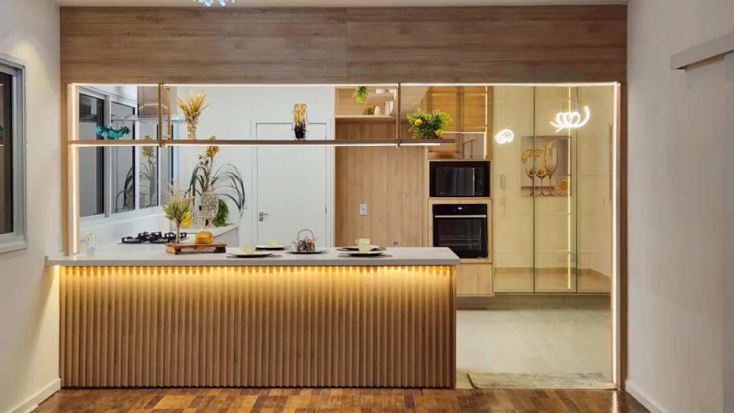 Higienópolis - Apto com 220m², 3 Dormitórios, Sendo 2 Suítes e 2 Vagas — foto 1