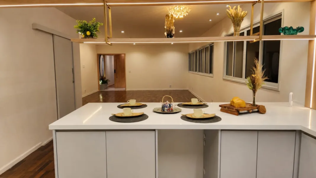 Higienópolis - Apto com 220m², 3 Dormitórios, Sendo 2 Suítes e 2 Vagas — foto 2
